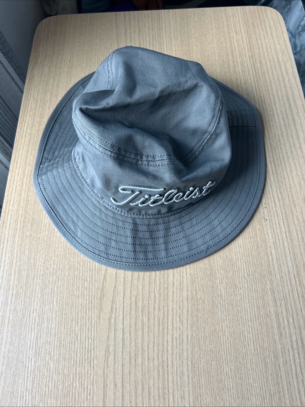 Titleist Men’s Gray Bucket Hat with Embroidered Logo Clean Never Worn